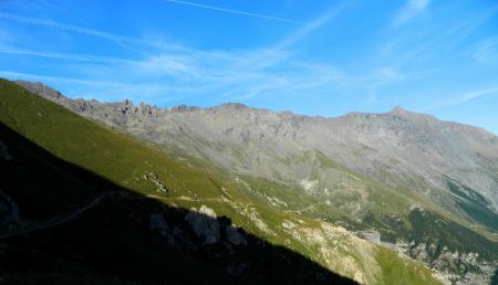 La longue piste, avec Rochemelon tout à droite.