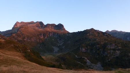 Arrivée du soleil sur Combe Bronsin, Les Teuf