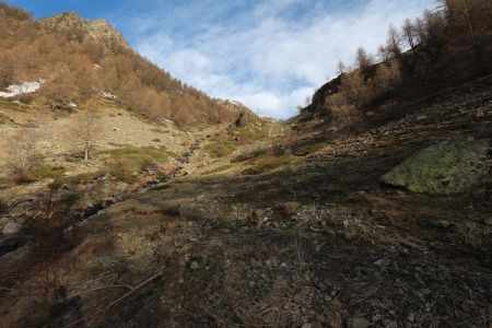 Montée dans le vallon de la Guercha.