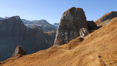 À hauteur du Grande Berrier qui se situe sur la droite pendant la descente plein sud.