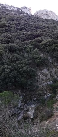 Le Clapis et tout en bas la gorge du Vallat de l’Aiguille