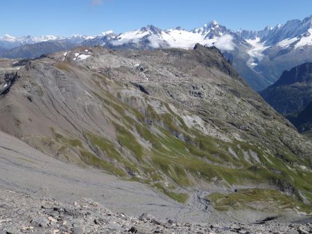 Vue sur les pentes supérieures de Tré les Eaux.