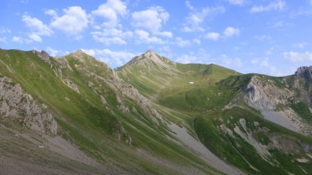 Vue sur le Crêt du Rey en montant vers le Gros Rioux