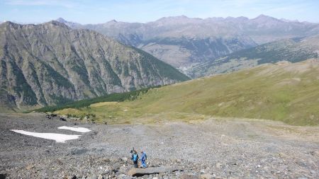 Descente avec le village d’ Abriès en fond de vallée