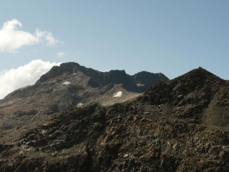 Cimes de la Cochette et de la Barbarate. A droite, le Dôme de la Cochette.