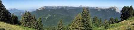 Vue sur l’ouest de la Chartreuse, au-dessus du «Pas du Chamois» vers 1800m