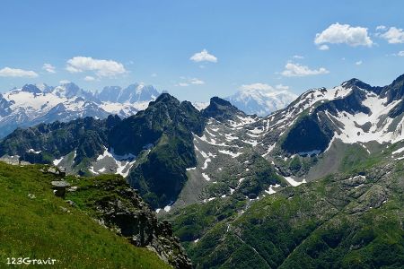 Chaîne des Alpes au Col d’Emaney