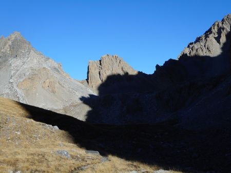 Le col de la Portiolette en face.