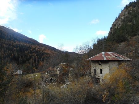 les ruines de l’ancien village des Florins