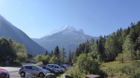 Départ de Tré le Champ, vue sur l’Aiguille Verte