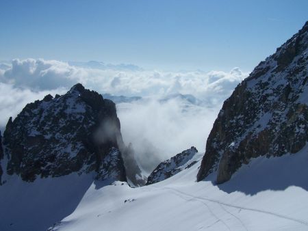 Le Col de la Combe vu de la Brèche du Chien.