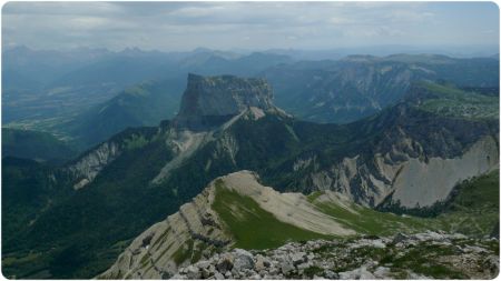 Pendant la descente, Aiguillette et Mont Aiguille.