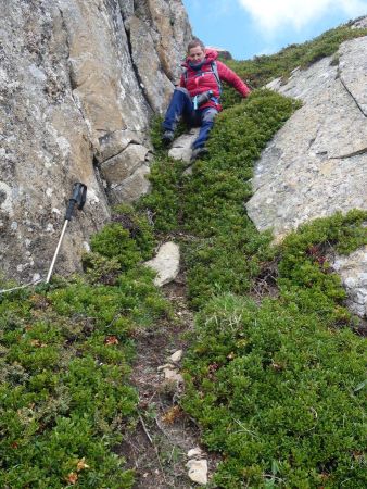 Descente du couloir permettant d’accéder à la crête de Roche Bénite.