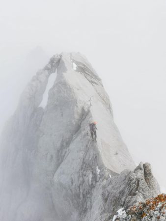 Traversée du rasoir, en partie debout