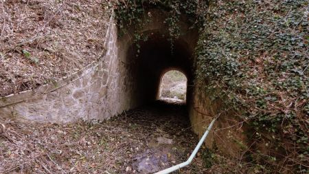 Verigineux passage sous l’ancienne voie ferrée.