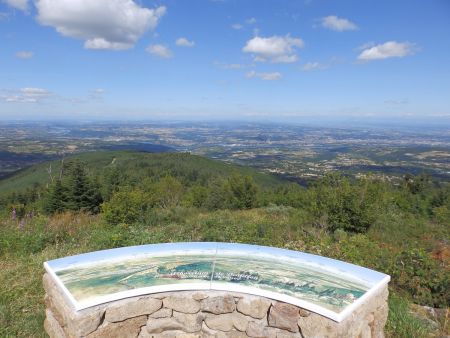 Table d’orientation avec vue sur la vallée du Rhône...