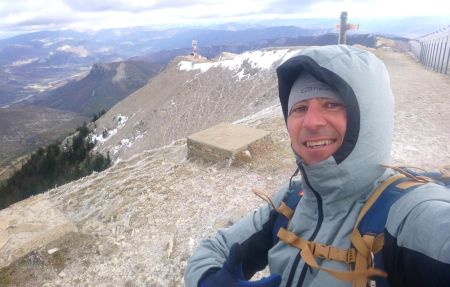 Voilà ! c’est fait ! Il fait très froid aujourd’hui, pas mal de vent, et il est glacial.