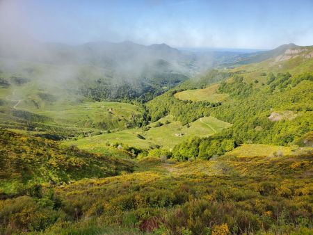 Boucle de la vallée de la Jordanne - Randonnée Monts du Cantal ...