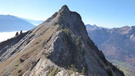 Direction Dent de Cons, vue arrière sur la Pointe de Cruessajran