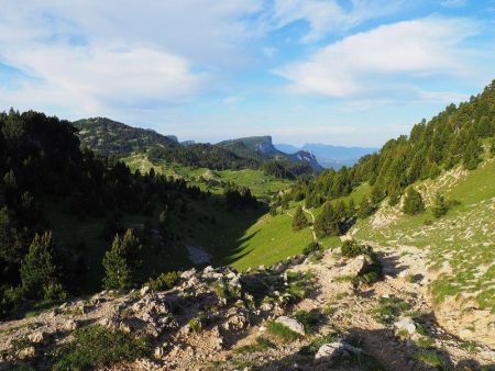 Rochers de Plautret et Dent de Die devant les Trois Becs