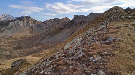 Au fond et au centre de la photo : le sommet de l’Enduchet (2378m)