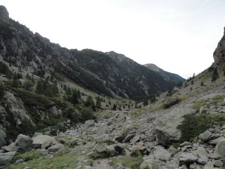 En regardant vers le pont du Countet en montant au mur des Italiens