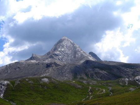 L’orage se prépare au-dessus du Pain de Sucre.