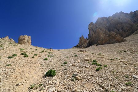 Descente de quelques mètres sous la Tête d’Aurouze.