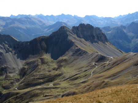 L’arrivée au col de Furfande de la longue piste ’carrossable’ qui part d’Arvieux