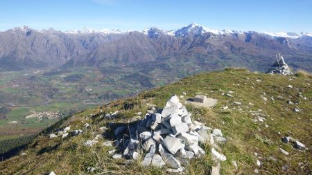 Sommet de l’Aigle (2079m) ou Girolet avec au nord-est, le Vieux Chaillol