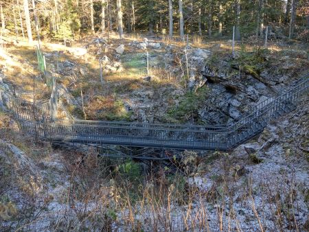 La passerelle du Scialet de Malaterre.