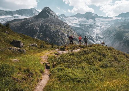 Le chemin vers le lac «Schwarzsee»