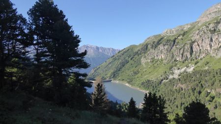 Montée vue sur le lac de Plan d’aval