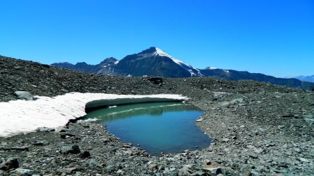 Petit lac temporaire.