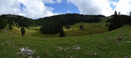 Vue depuis l’entrée de la combe