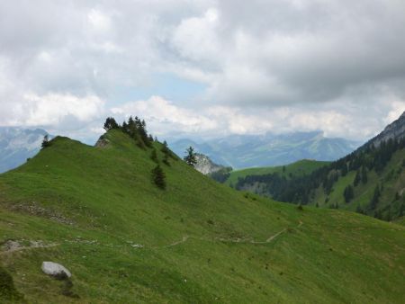 Retour vers le col d’Orgeval, et Beaufortain dans les nuages