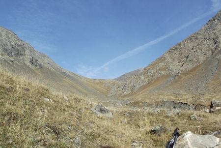 Au retour, vue arrière sur la montée au refuge