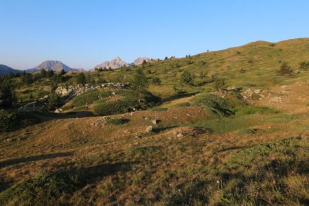 Montée dans les belles couleurs matinales.