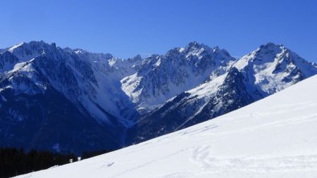 Toujours face aux sommets de Belledonne (pic du Frêne, Grand Miceau...)