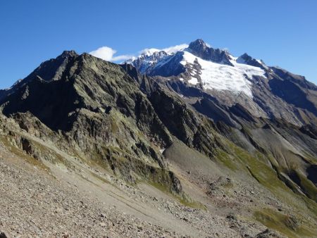 Entame de la descente avant de remonter au Col des Bouquetins 