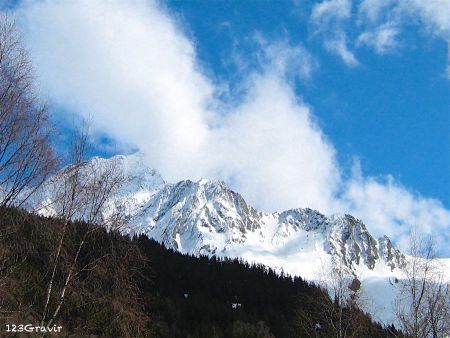 Grand Bec sous un voile de nuages