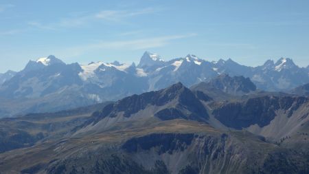 Les Écrins, Pelvoux à gauche, Barre des Écrins au centre et Grande Ruine à droite