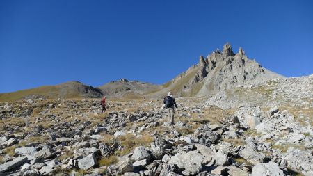 Le col à atteindre est en vue.