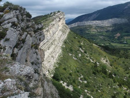 La barre rocheuse, face Est