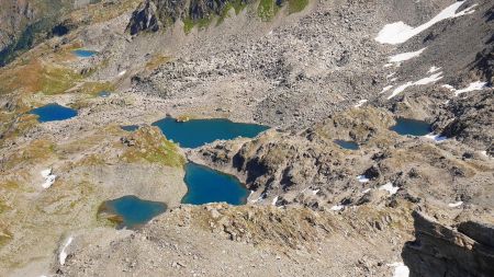 Vue plongeante sur les laghi del Tachuy.