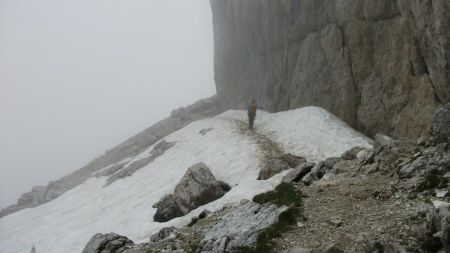 Névés derrière le fauteuil