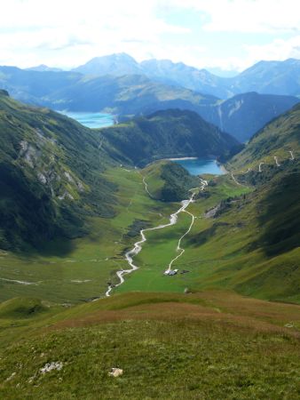 Vallée de la Gittaz depuis l’épaule herbeuse.