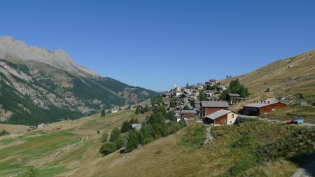 En attendant la navette, prenons quelques photos de Saint Véran.