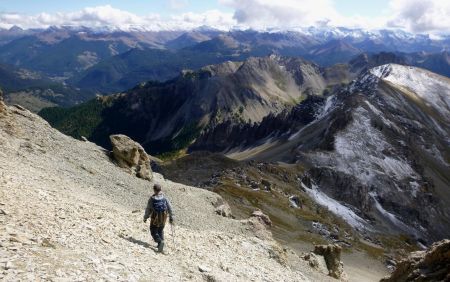 Descente du pierrier face est