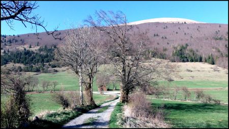 En me retournant, le Col de l’Holme et le Chauvet.